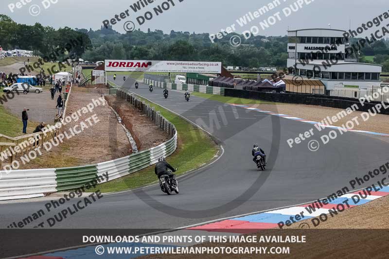 Vintage motorcycle club;eventdigitalimages;mallory park;mallory park trackday photographs;no limits trackdays;peter wileman photography;trackday digital images;trackday photos;vmcc festival 1000 bikes photographs